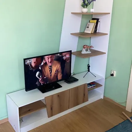 Katalina Apartment Warna